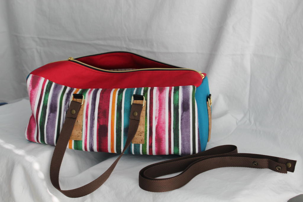 (image for) Small Duffle - Red Rainbow